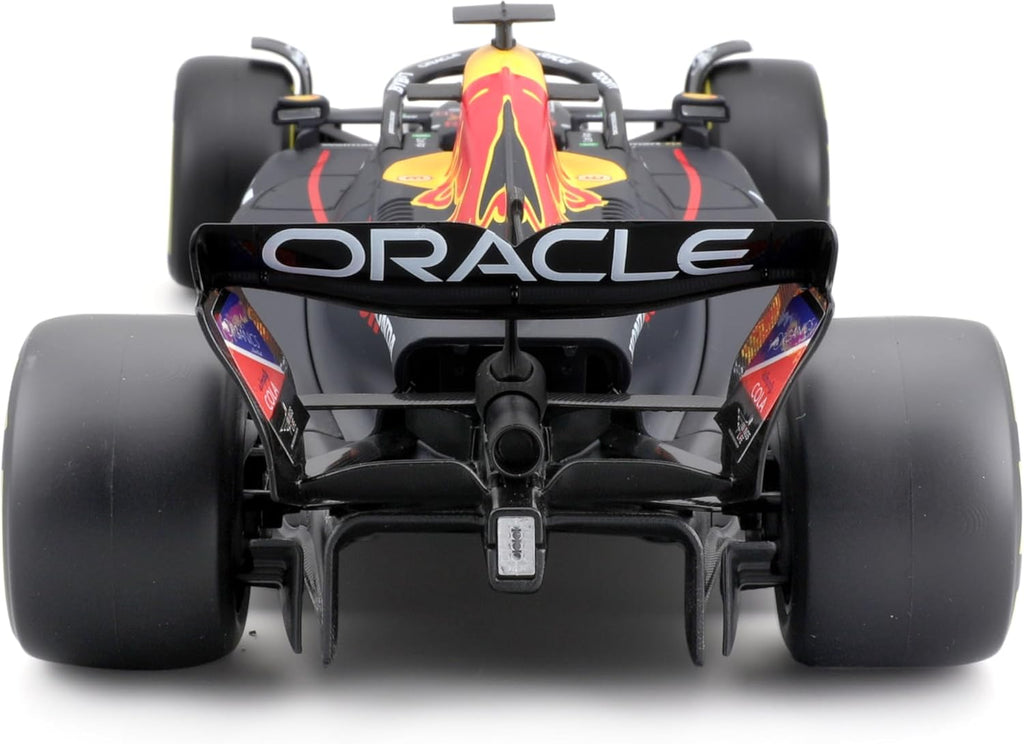 Bburago 1:18 Scale Formula Race Oracle Red Bull Racing RB19 (2023) Diecast Vehicle with Driver Helmet Verstappen #1